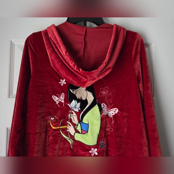 NWOT Disney Mulan Red Velvet Hoodie size SM - Picture 7 of 11